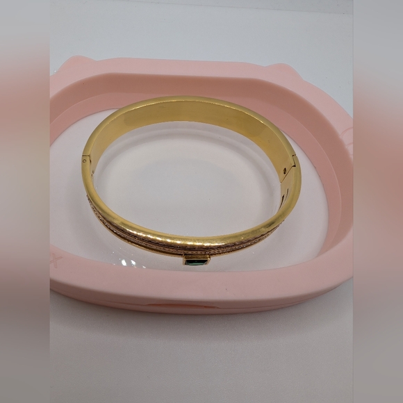 Elegant Gold Plated and Green Stone Bracelet. Stainless Steel. Fashion Jewelry. - Picture 5 of 6